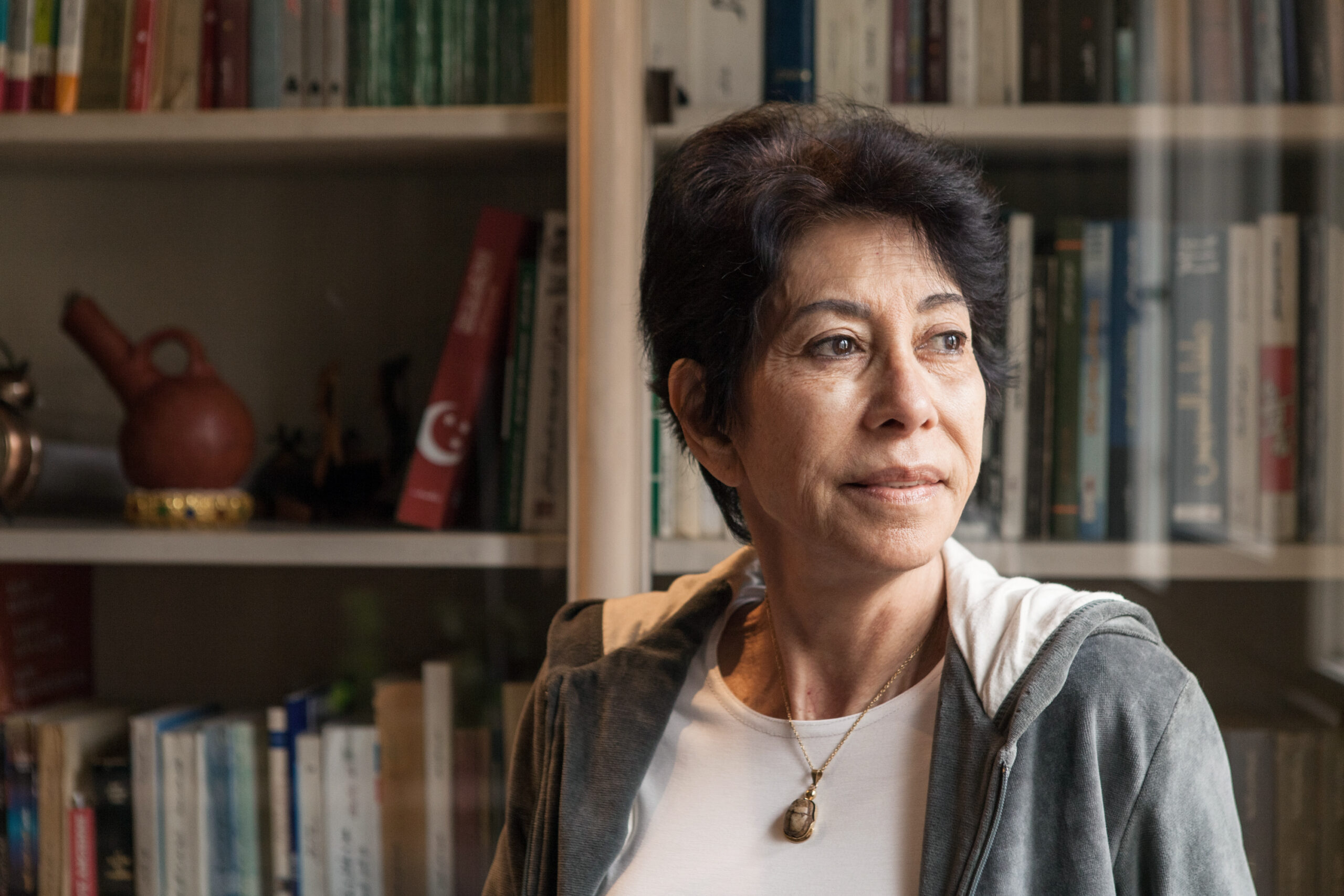 Eglal, 73 years old, was born in Middle Egypt and lives in Cairo, she is a professor in the Faculty of Political Science, University of Cairo, „There are many thing in the Arab world, which are not out in the open, which are taboo“, EGY, SAYEDA, Femmes d‘
