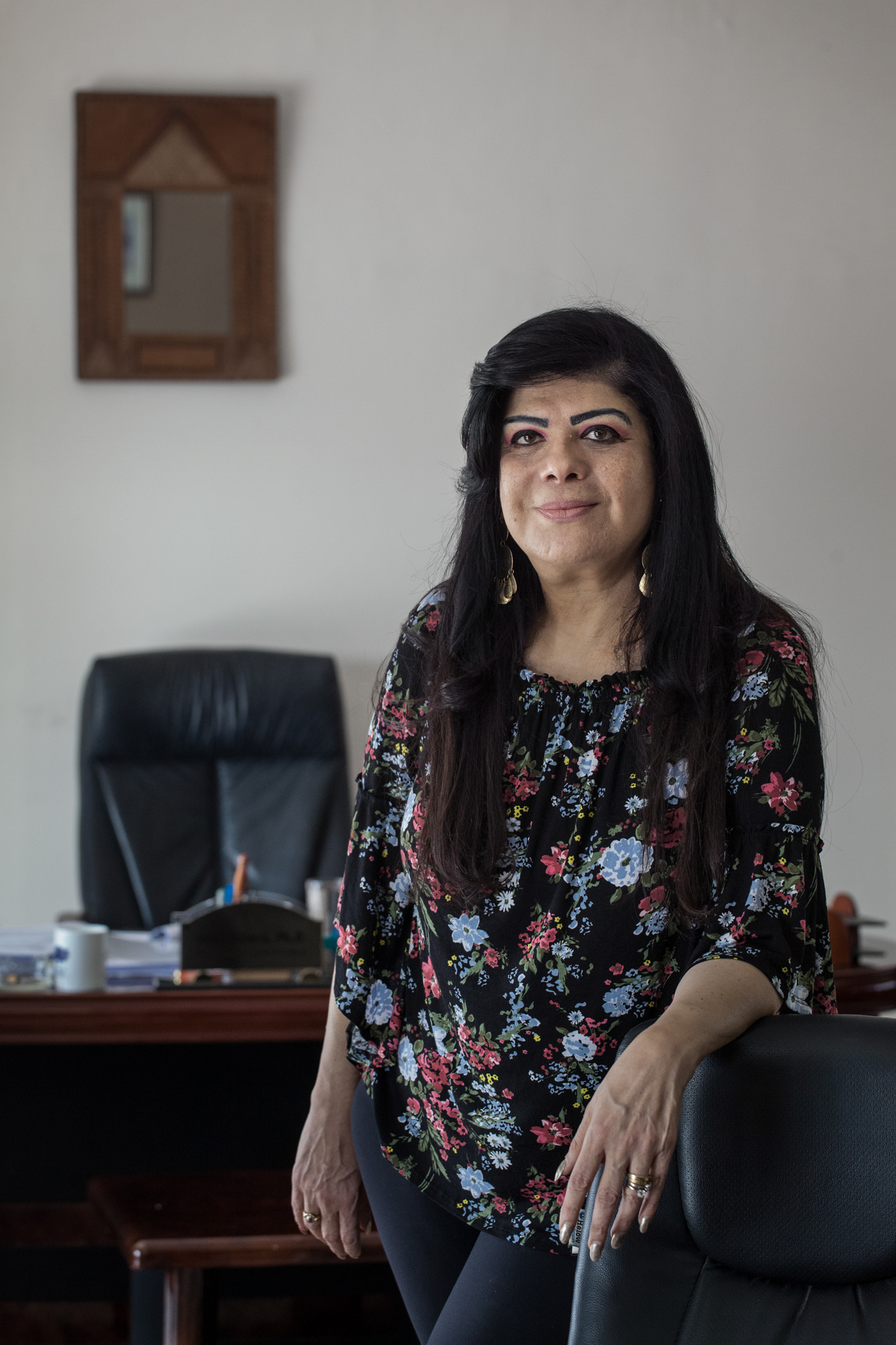 Portrait Iman Bibars, 58 years old, is regional director of the association Ashoka Arab World for society development and director of the association ADEW. „We are feminist and secure! The issue of unmarried women in very complex. Educated women get less